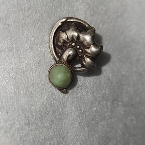 Vintage SINGLE Sterling & Green Stone Screwback Earring